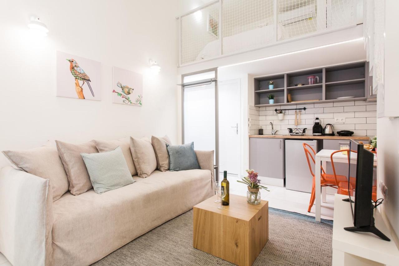 Relax In This Funky Loft Next To Metro! Athens Ngoại thất bức ảnh